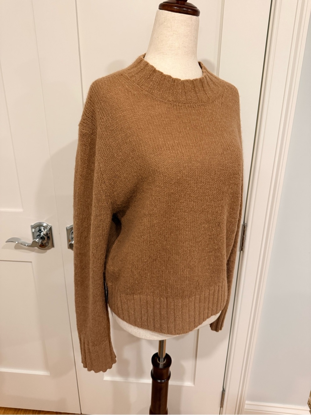 Everlane Alpaca Cropped Camel Crewneck Sweater - Picture 15 of 15